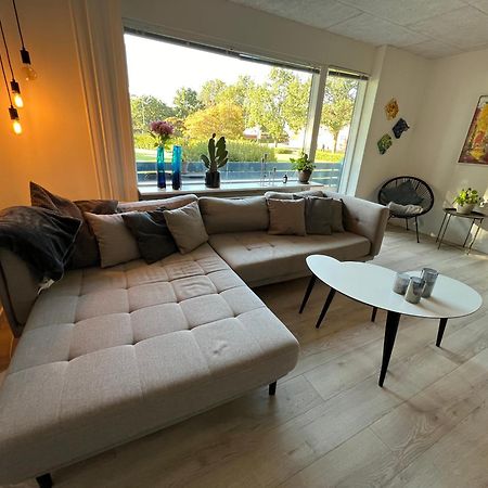 Nyrenoveret Lejlighed Med Balkon Og Parkering เอสบีเยร์ ภายนอก รูปภาพ